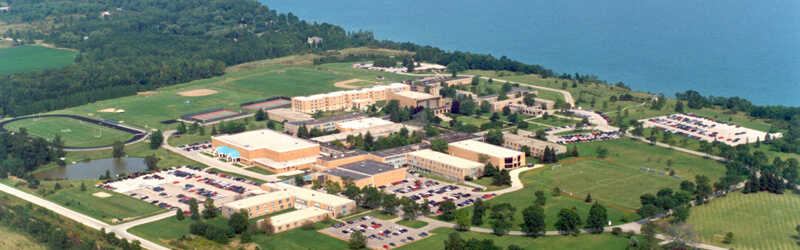 Aerial view, Mequon campus (1981-1990) Aerial view, Mequon campus (1981-1990)